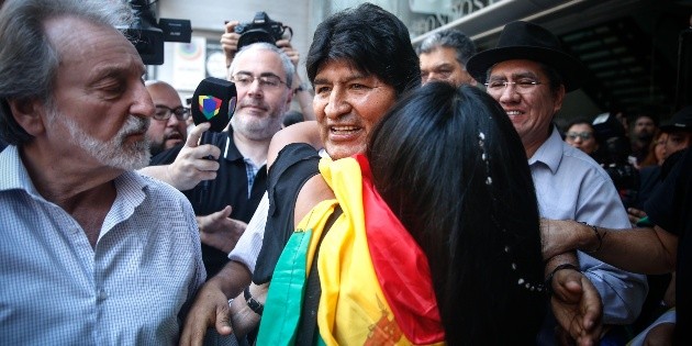 Evo Morales dice que orden de aprehensi&oacute;n es "injusta e inconstitucional"