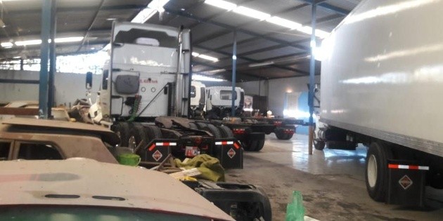 Localizan otros cinco camiones de los 10 robados de agencia