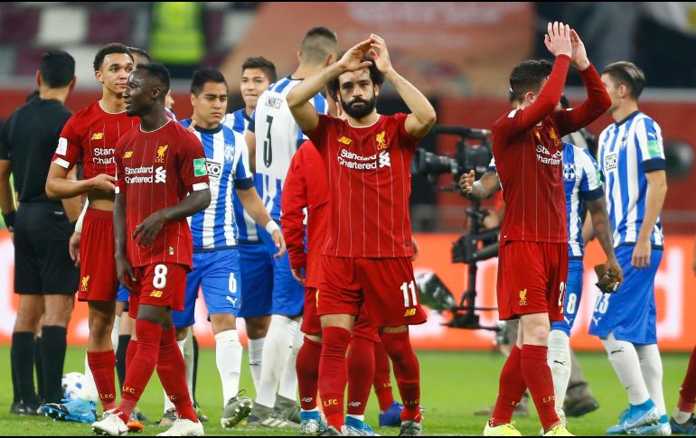 Mohamed Salah y compañía festejan el pase a la Final tras haber eliminado a Rayados, que vendió cara la derrota. AP/H. Sayed