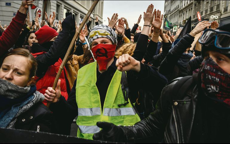 Las marchas han colapsado Francia por dos semanas. AFP