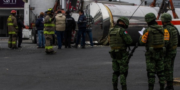 Activan Plan DN-III por volcadura de pipa con sulfato de aluminio