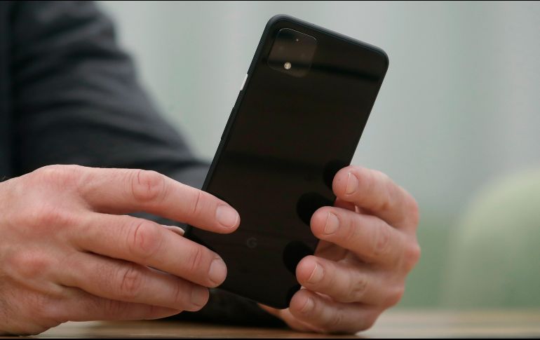 En caso de recuperar tu celular ya bloqueado, es posible desbloquearlo con el IMEI. AP / ARCHIVO