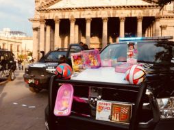 Policía tapatía cierra campaña "Nos toca regalar" en Plaza Liberación