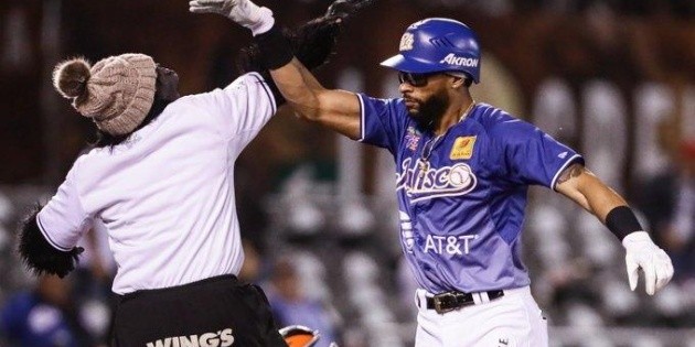 Triunfo con sabor cubano para Charros