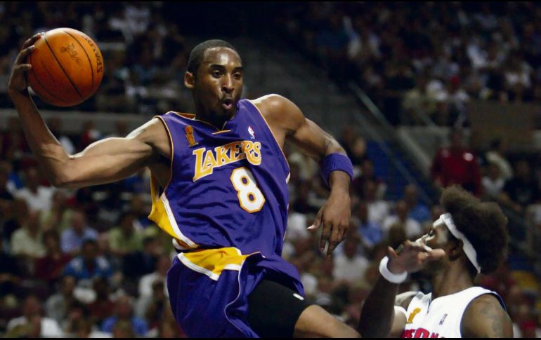 Kobe Bryant fue apodado ”Black Mamba” en las duelas de la NBA. Hizo 33 mil 643 puntos en su carrera. AP
