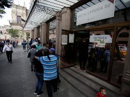 Los próximos 25, 30 y 31 de diciembre, así como el 1 de enero del próximo año, las 135 recaudadoras estatales permanecerán cerradas por las fiestas decembrinas. EL INFORMADOR / ARCHIVO