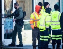 Policías acudieron al lugar para acordonarlo y realizar las diligencias que marca la ley. AP/A. Dye-The Winston-Salem Journal