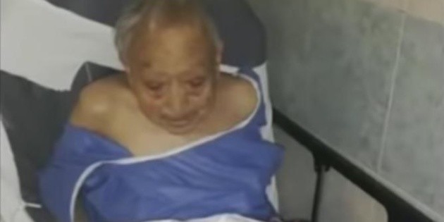 Polic&iacute;a agrede a indigente que fue a donar para el Telet&oacute;n