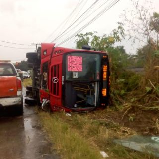 Hecho vial con dos autobuses deja 25 lesionados en Tlajomulco