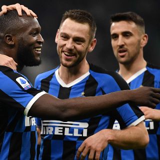 Con doblete de Lukaku, Inter de Milán cierra año como líder de Serie A
