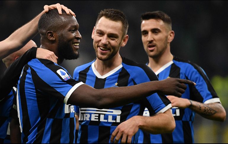Inter y Juventus van parejos en la carrera por el liderato de la Serie A. AFP / M. Bertorello
