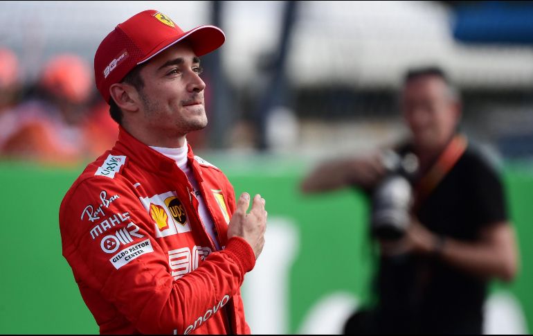 Luego de una exitosa primera campaña con Ferrari, en la que terminó en cuarto sitio de la tabla de pilotos sobre su coequipero Sebastian Vettel, Leclerc fue recompensado. AFP / ARCHIVO