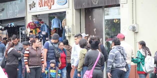 Tapat&iacute;os hacen sus compras navide&ntilde;as de &uacute;ltimo momento