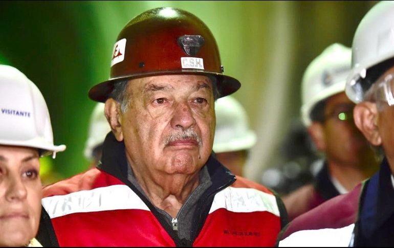 Carlos Slim en la inauguración del Túnel Emisor Oriente. EFE/Presidencia de México