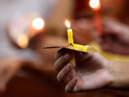 El político tabasqueño desea que este día sea para la solidaridad y la fraternidad con los que sufren, con los enfermos, con los familiares que padecen la pérdida de un familiar cercano, los enfermos, los desaparecidos, los humildes, los pobres, los que están en situación de abandono. EFE / EPA / H. Indahono