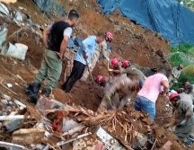 El cuerpo de Bomberos de Recife trabaja en la zona afectada. EFE/CORTESÍA