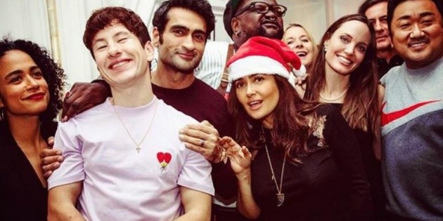 Salma Hayek y todo el elenco "The Eternals" mandan saludo navide&ntilde;o