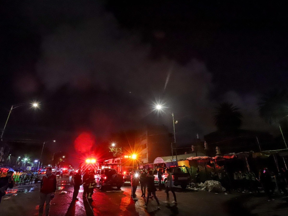 Confirman dos personas muertas por incendio en mercado de La Merced