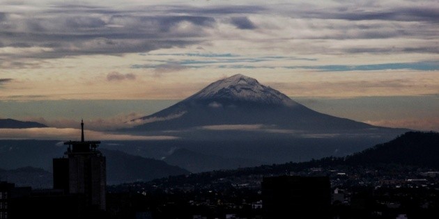 Volc&aacute;n Popocat&eacute;petl emite 166 exhalaciones en 24 horas