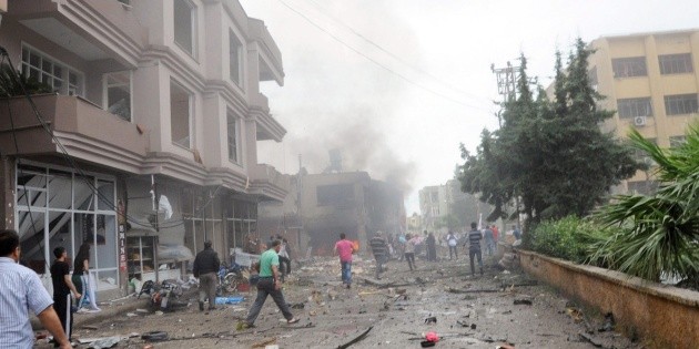 Mueren cinco combatientes tras un bombardeo en el este de Siria