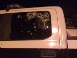 A través de redes sociales circularon imágenes de los vehículos dañados por los impactos de bala. ESPECIAL