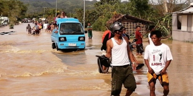 El tif&oacute;n "Phanfone" causa al menos 16 muertos en Filipinas