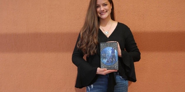 Rebecca Ross crea mundos fant&aacute;sticos