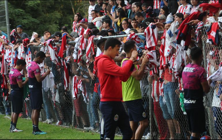 En Verde Valle sonaban los tambores y trompetas, acompañados de cantos de los seguidores. EL INFORMADOR/E. Barrera