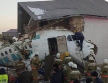 La aeronave se estrelló contra una barrera de concreto y un inmueble de dos pisos poco después del despegue. TWITTER