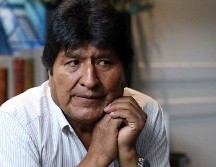 Señalan que el ex presidente ''usurpa funciones y agranda la lista de delitos por los que debe responder ante la justicia''. SUN / ARCHIVO