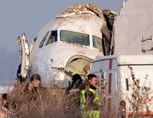 Las autoridades están investigando si el accidente fue causado por las condiciones climáticas, una falla mecánica o por error humano. AP