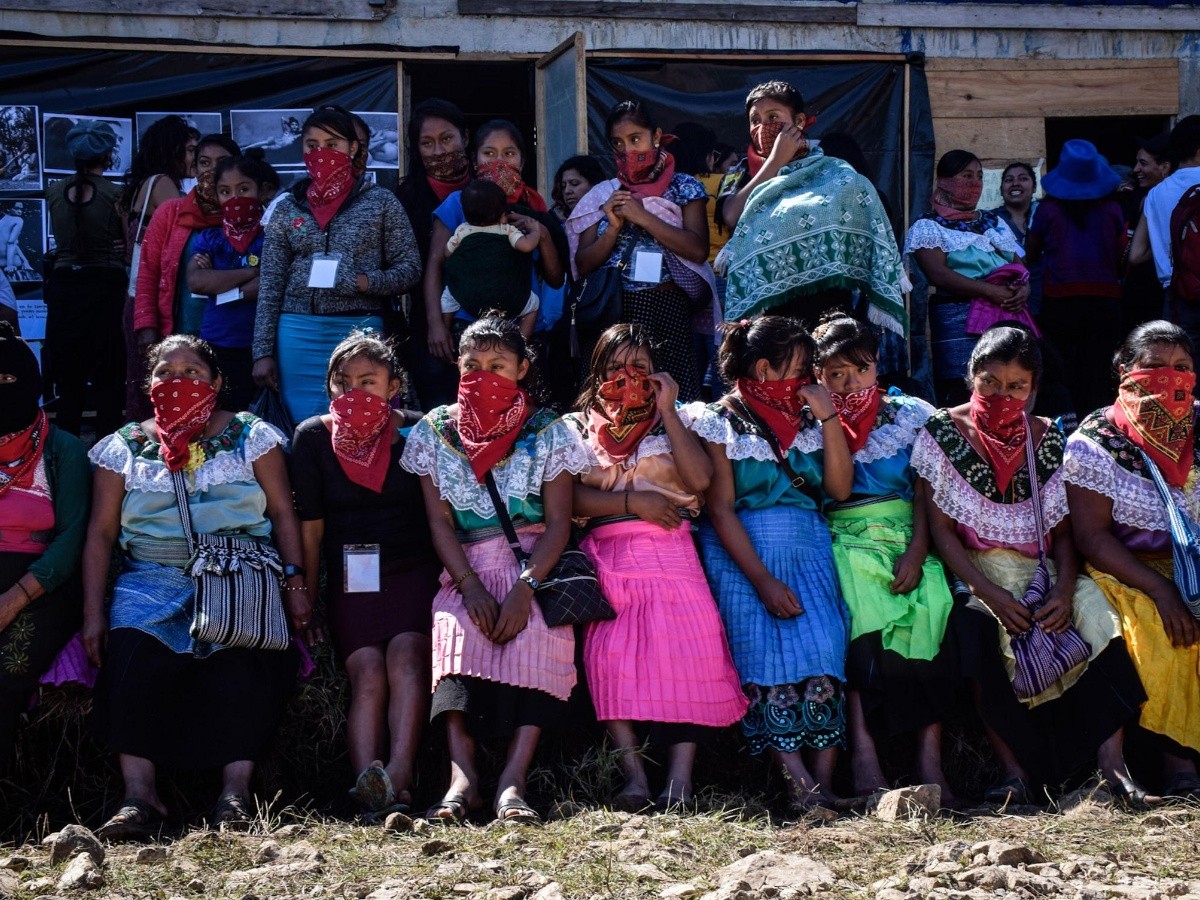  Zapatistas llaman a luchar por preservar la vida de las mujeres