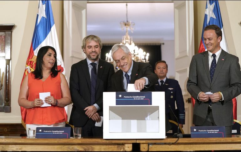 El presidente Sebastián Piñera durante la presentación de la convocatoria del plebiscito constitucional para votar si se redacta una nueva Constitución. EFE/Presidencia de Chile