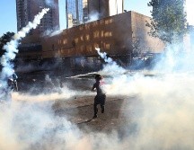 Ya son 27 los muertos en las protestas que comenzaron el 18 de octubre por el aumento al precio del pasaje del metro. EFE/E. González