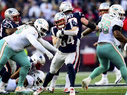Es la segunda temporada consecutiva que los Dolphins evitan que los Patriots terminen invictos ante sus adversarios de división. AFP / B. Weiss