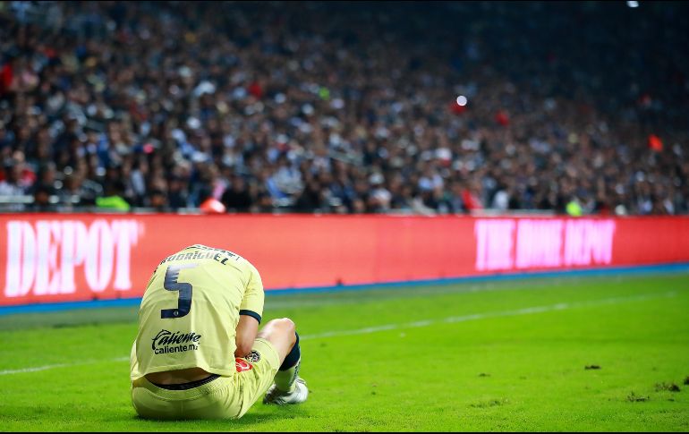 Al argentino se le vió muy tocado tras errar uno de los penales con los que el América cayó ante Rayados. ESPECIAL