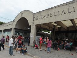 Personal de seguridad del hospital hizo el reporte y al arribar al sitio elementos de cuerpos de emergencia corroboraron que la persona no presentaba signos vitales. EL INFORMADOR/ ARCHIVO