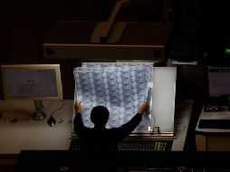 La deuda neta del Gobierno federal fue de 8.3 millones de pesos (442 mil 906 millones de dólares), niveles consistentes con los aprobados por el Congreso, añadió Hacienda. EFE/ ARCHIVO