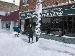 La tormenta dejó casi 50 centímetros de nieve. AP