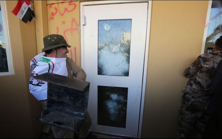 Partidarios de una milicia chiíta iraquí atacaron la embajada de Washington en Bagdad. AFP / A. Al-Rubaye