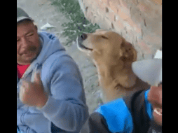 El video del conmovedor momento se viralizó en redes sociales. TWITTER / @michangoonga