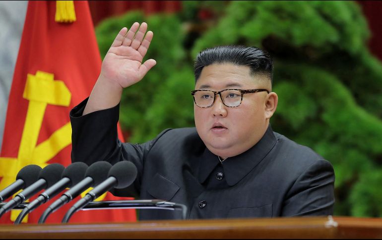 Kim Jong-un en una imagen tomada en los últimos días de 2019. El líder norcoreano  dijo que no ve razón para mantener la moratoria autoimpuesta sobre pruebas nucleares y de misiles de largo alcance. AFP/KCNA/KNS