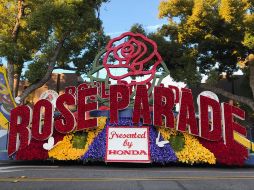 Latinos estelarizan el Desfile de las Rosas