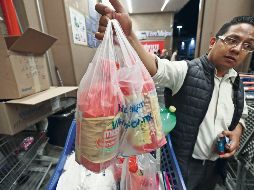 En la CDMX ya entraron en vigor  las nuevas reformas a la Ley de Residuos Sólidos que prohíben la comercialización, distribución y entrega de bolsas de plástico desechables. SUN
