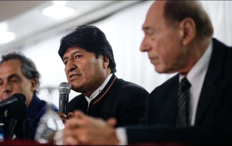 La fiscalía boliviana lo ha acusado entre otras cosas por delitos de sedición, terrorismo, originar disturbios y usurpación de funciones por lo que ya ha emitido una orden de aprehensión en su contra. EFE / J. I. Roncoroni