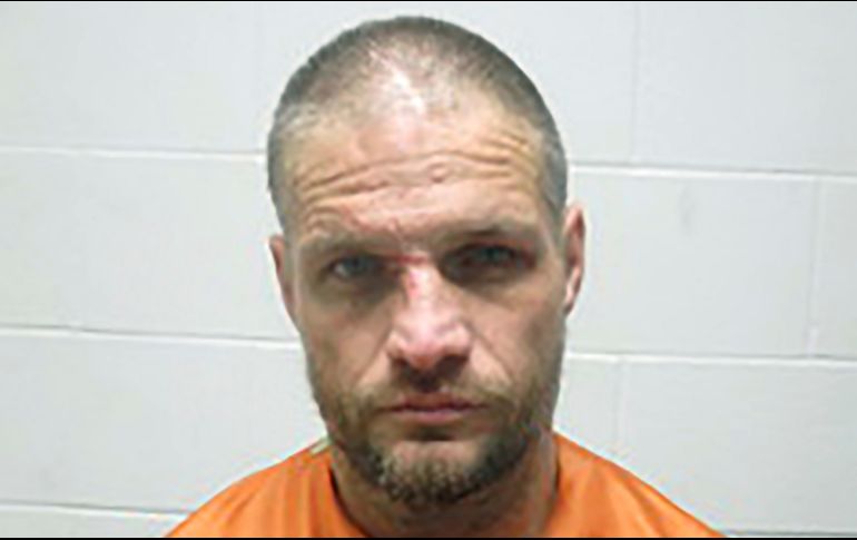 El presunto ladrón de autos, Brandon Kirby, fue detenido por cargos como secuestro y apuntar con un arma de fuego. AP/Creek County Sheriff's Department