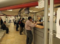 En 2020, el costo del refrendo vehicular para autos, camiones, camionetas, tractocamiones y remolques es de 649 pesos. EL INFORMADOR / ARCHIVO