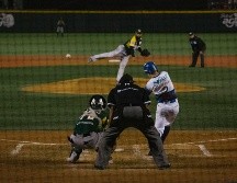 Carlos Figueroa hizo la primera carrera de los Charros gracias a un doblete de Henry Urrutia en la primera entrada. EL INFORMADOR/G. Gallo