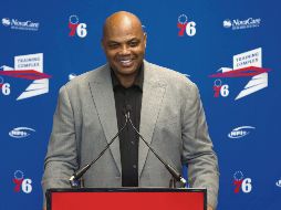Agradecido. Charles Barkley reconoció la labor del  comisionado emérito. AFP