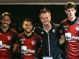 Satisfecho. Pedro Portilla (segundo de derecha a izquierda), presidente de los Zorros, dijo que está complacido con el plantel que se formó de cara al Clausura 2020. IMAGO7